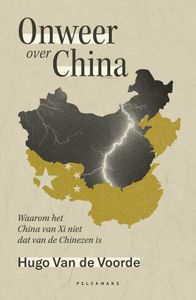 Onweer over China door Hugo Van De Voorde