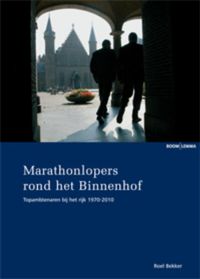 Marathonlopers rond het Binnenhof